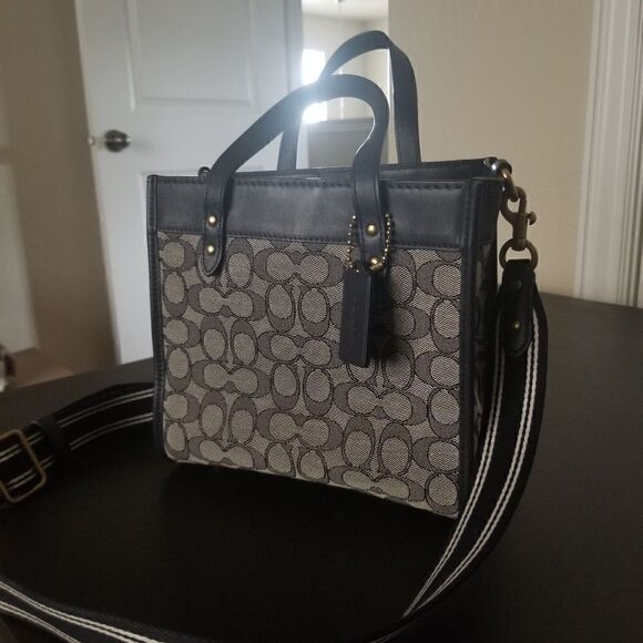 Coach Crossbody   - Picture 2 of 7